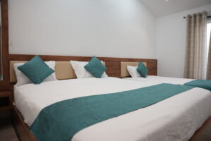 
															Lodging Room 105 – Double Bed + Single Bed													
